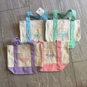 Trader Joe’s Multicolor Pastel Tote Bags (4)